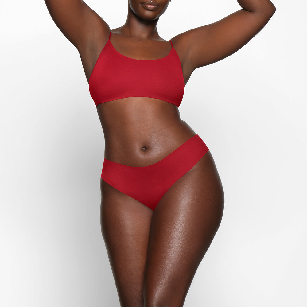 Skims FREE CUT MID WAIST Tanga Tmavo Červené | AHUK-72154