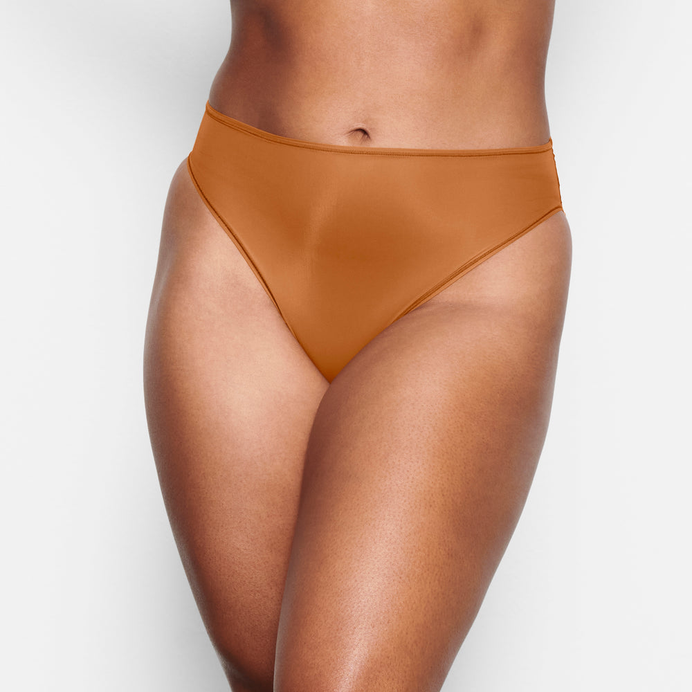 Skims JELLY SHEER CHEEKY Brief Meď | FECB-09462