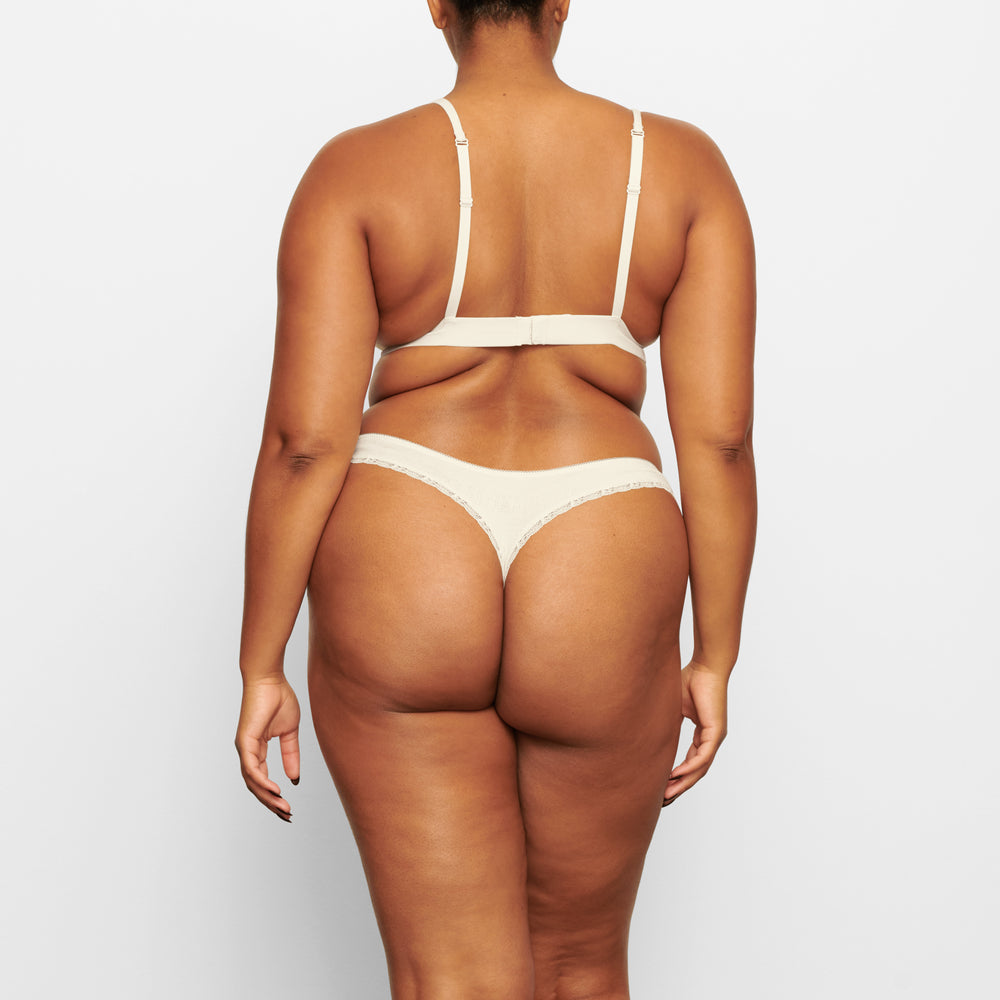 Skims LACE POINTELLE Thong Biele | VAGT-87690