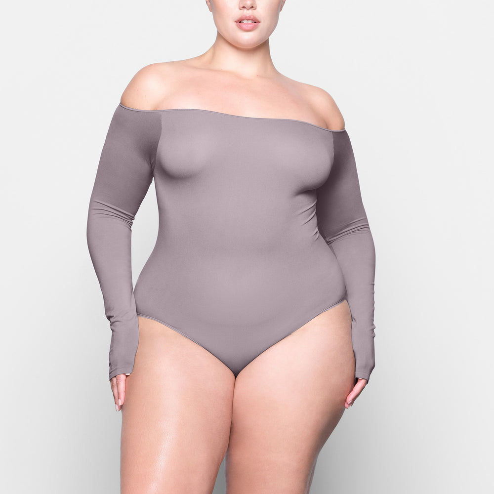 Skims LIGHT ESSENTIAL Off The Shoulder Bodysuit Lavendel | QTRS-70524