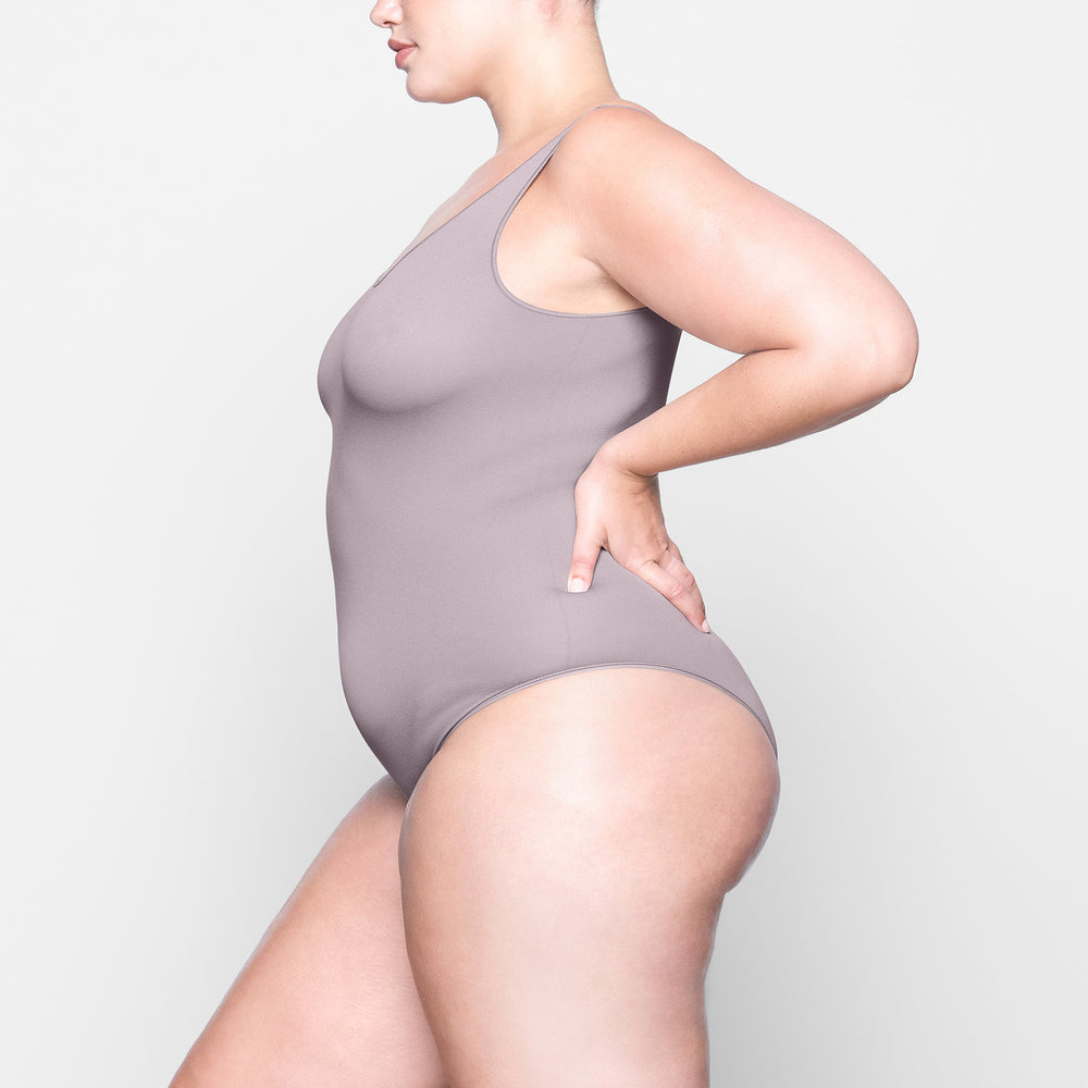 Skims LIGHT ESSENTIAL Scoop Neck Bodysuit Lavendel | JQTV-82345
