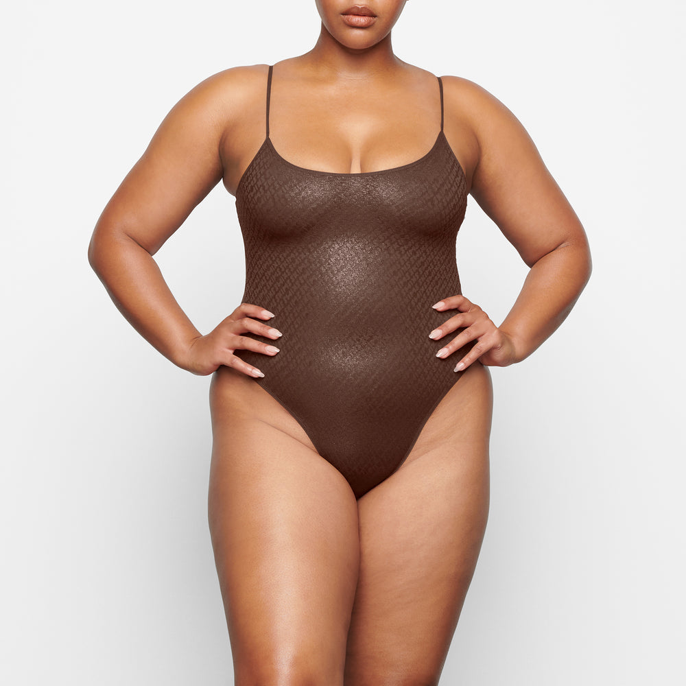Skims LOGO MESH FOIL Cami Bodysuit Čokoláda | LCED-14375