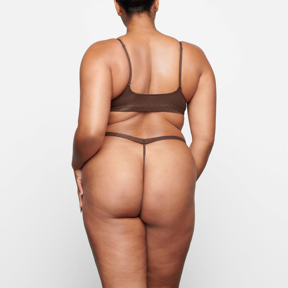 Skims LOGO MESH FOIL SKIMPY Thong Čokoláda | HVEI-29431