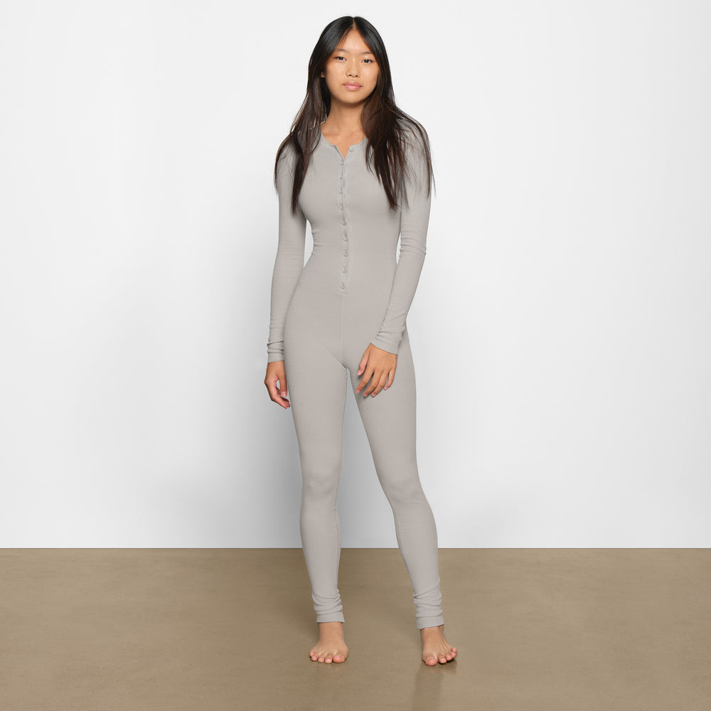 Skims LOGO POINTELLE HENLEY ONESIE Detske Svetlo Siva | KJOL-30982