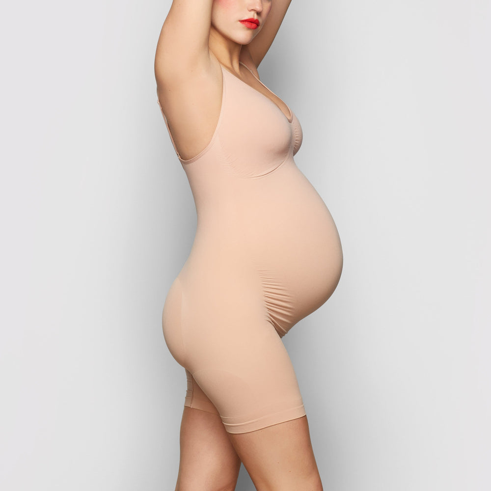 Skims MATERNITY SCULPTING BODYSUIT MID THIGH Maternity Shapewear Béžové | LIGN-79385