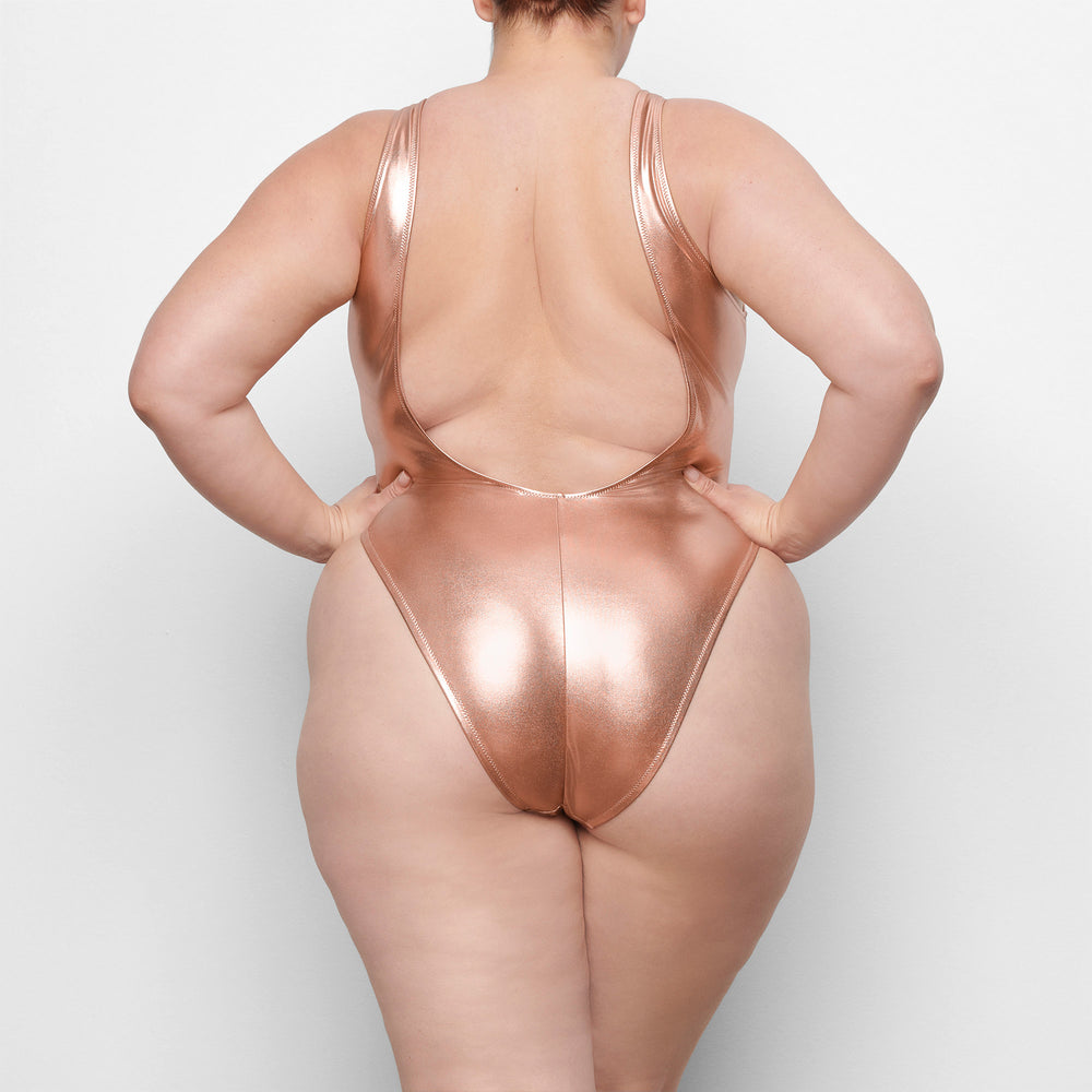 Skims METALLIC SWIM HIGH CUT One Piece Ruzove Zlate | HBTZ-85076