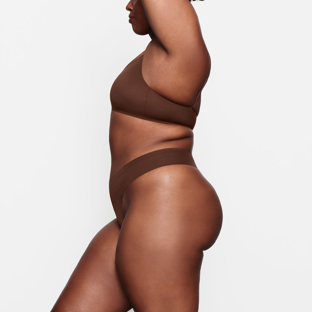 Skims NAKED DIPPED Thong Čokoláda | TMDX-03192