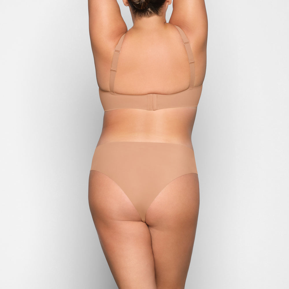 Skims NAKED Plunge Bra Béžové | QVRI-37619