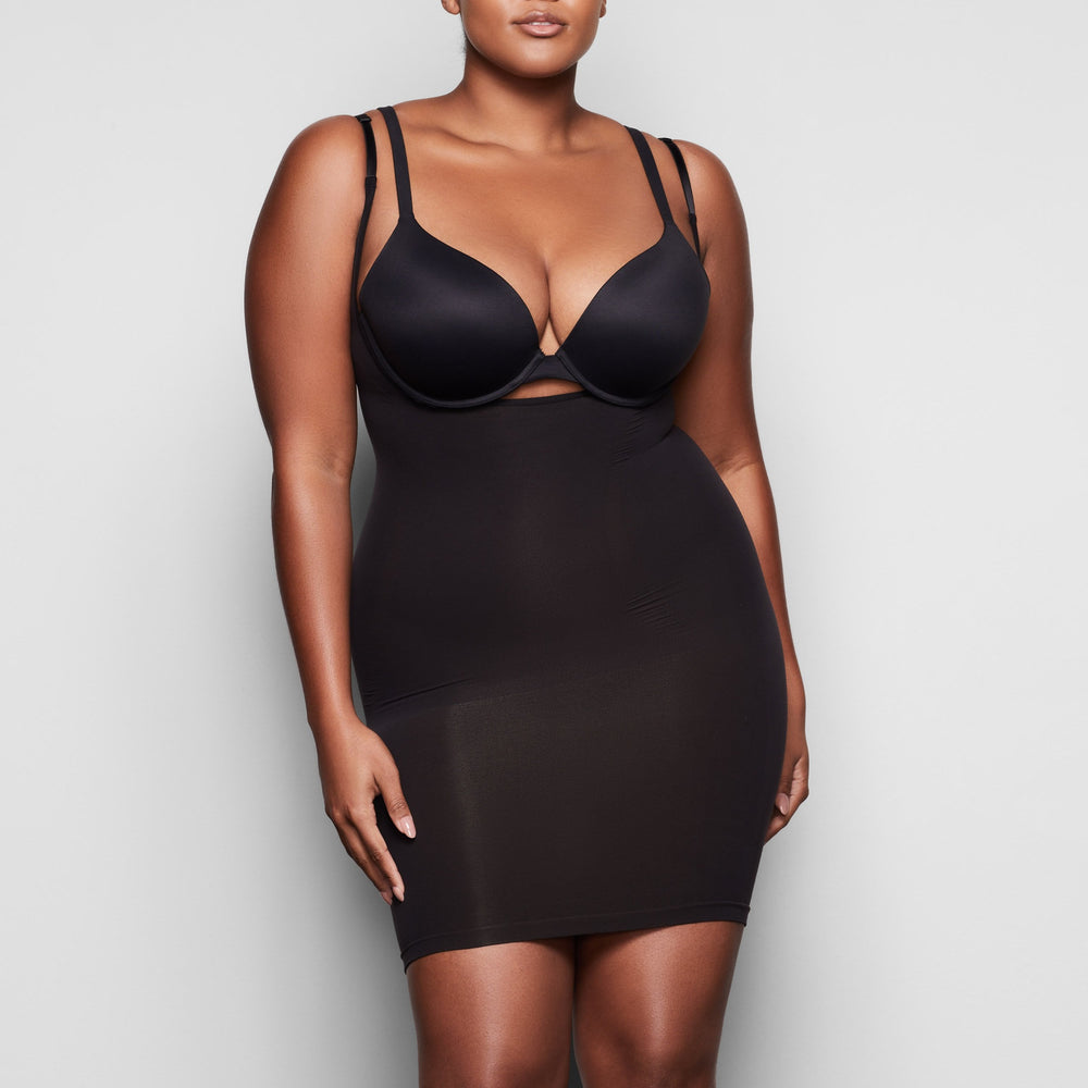 Skims OPEN BUST SLIP Dress Čierne | SGRO-93802