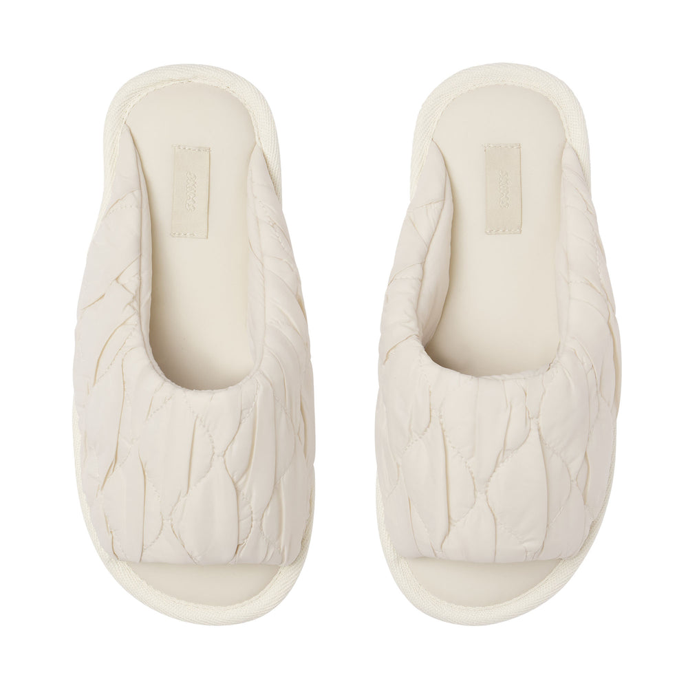 Skims QUILTED Papuce Biele | TIPZ-67018