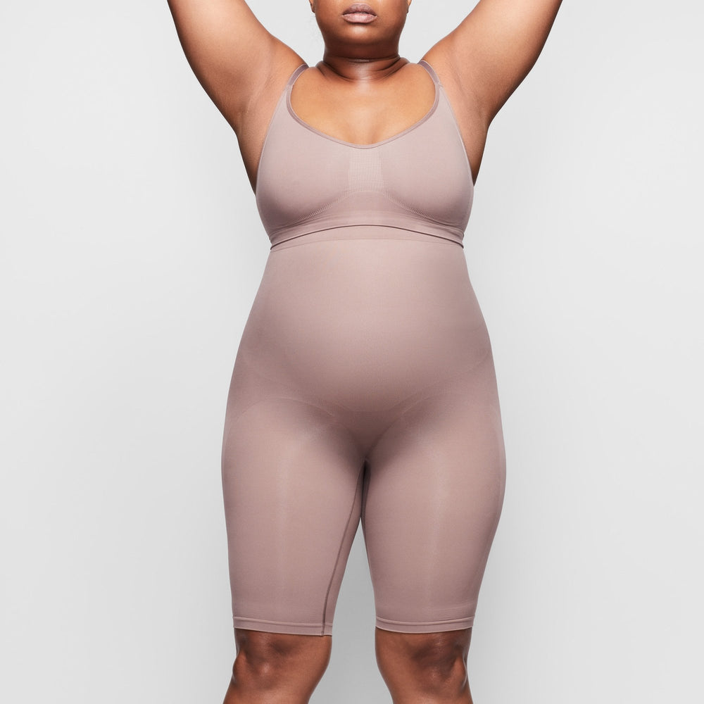 Skims SCULPTING ABOVE THE KNEE W/ OPEN GUSSET Kratasy Hnede | OFQW-97654