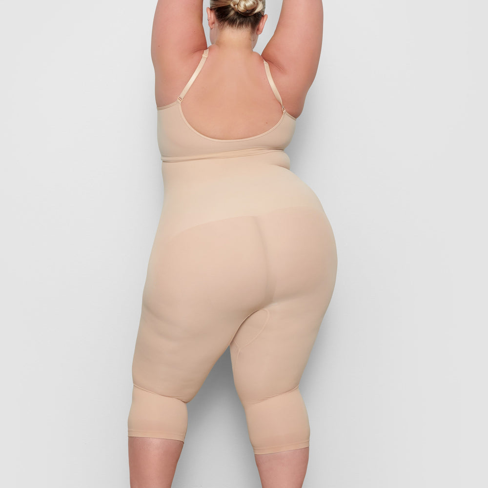 Skims SCULPTING BELOW THE KNEE Leginy Béžové | KAOE-74831