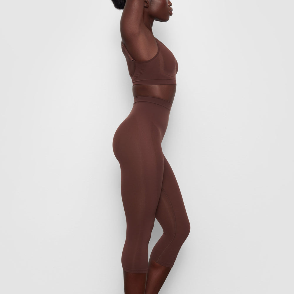 Skims SCULPTING BELOW THE KNEE Leginy Čokoláda | ZRGC-29806