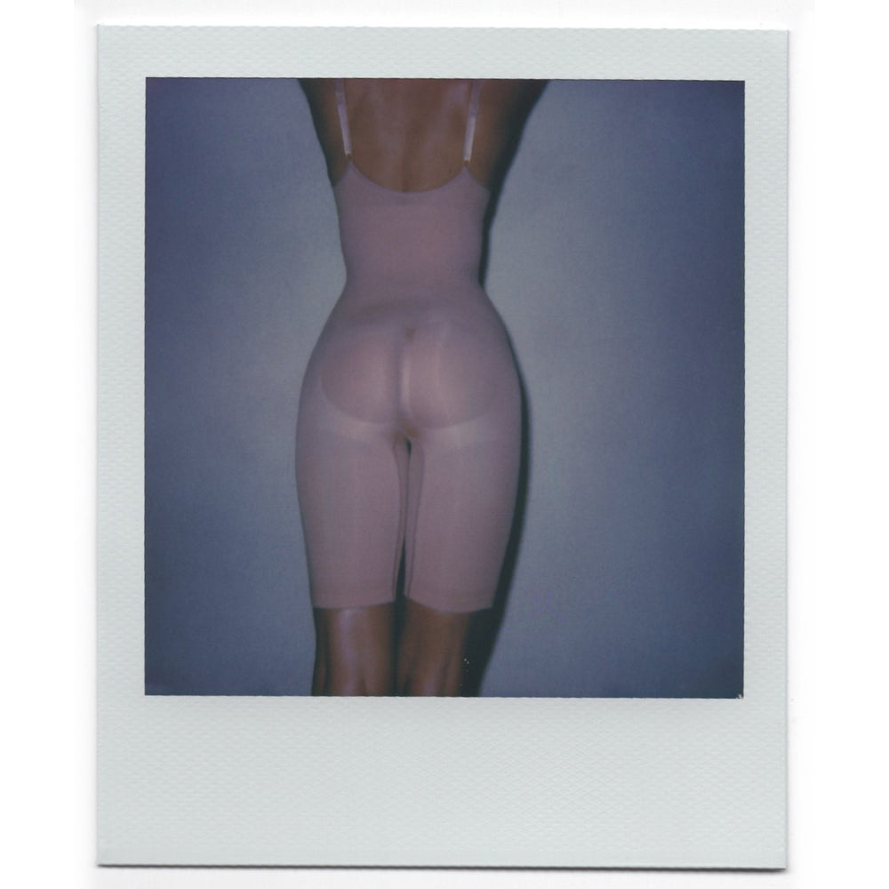 Skims SCULPTING BODYSUIT MID THIGH W. OPEN GUSSET Bodysuit Béžové | YXNG-40728