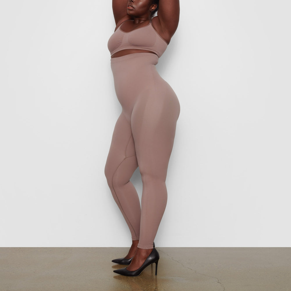 Skims SCULPTING Leginy Hnede | HBQJ-41529