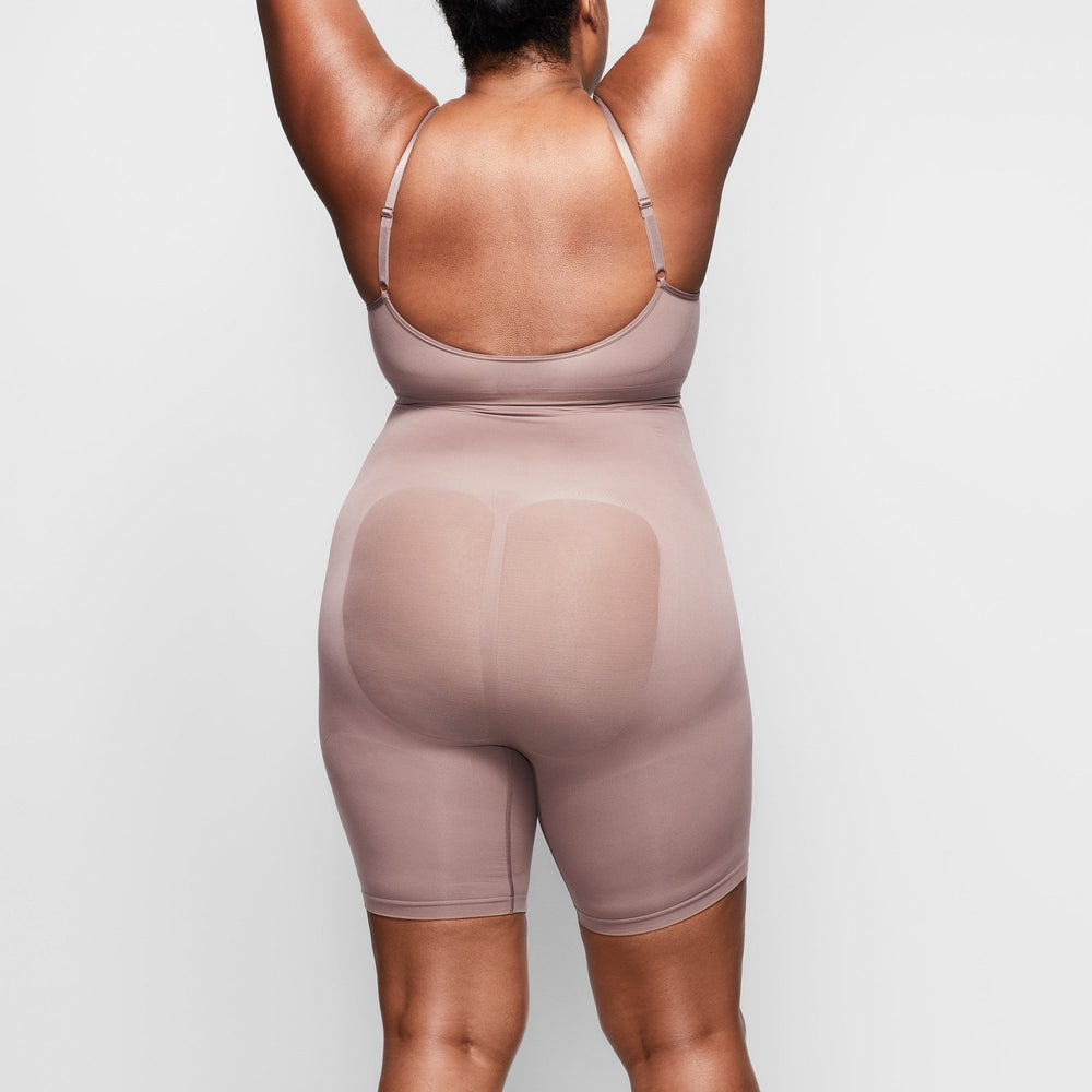 Skims SCULPTING MID THIGH W/ OPEN GUSSET Kratasy Hnede | DTSU-35409