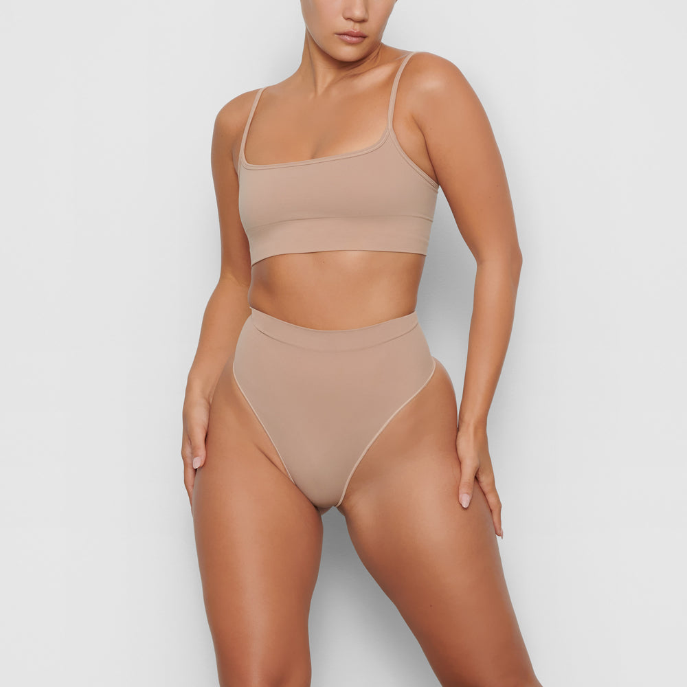 Skims SCULPTING MID WAIST Thong Béžové | FLZH-30571