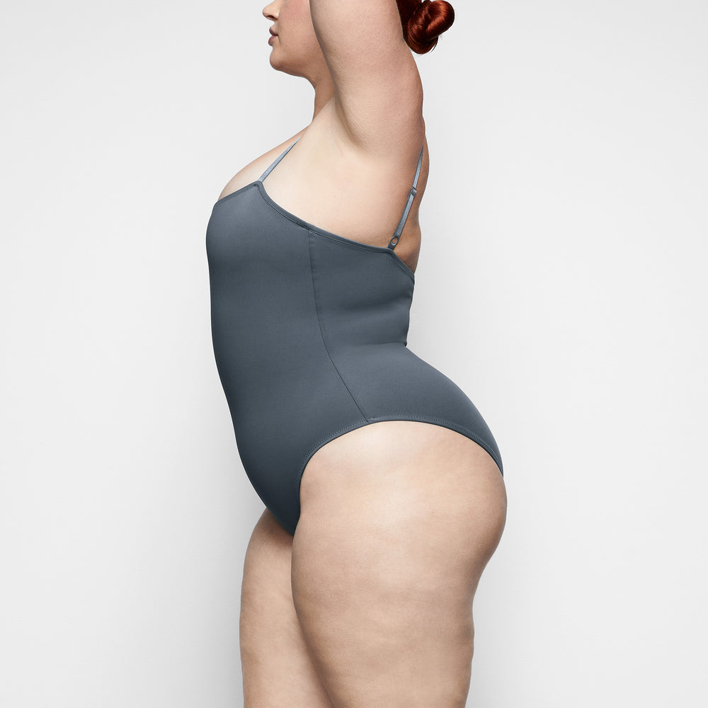Skims SHAPING SWIM CAMI One Piece Tmavo Siva | GIDM-26031