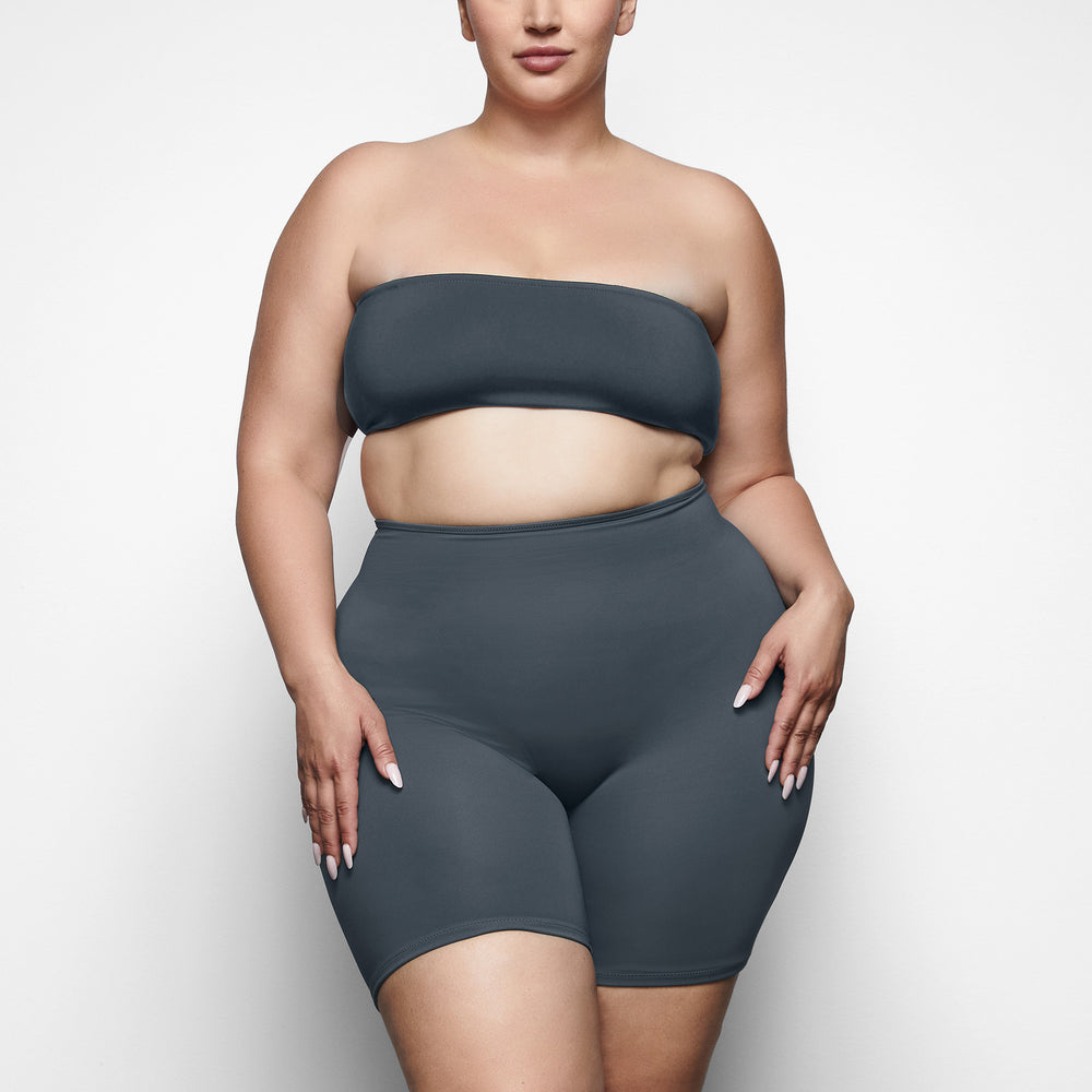Skims SHAPING SWIM SHORT Cover Ups Tmavo Siva | JHOR-23986