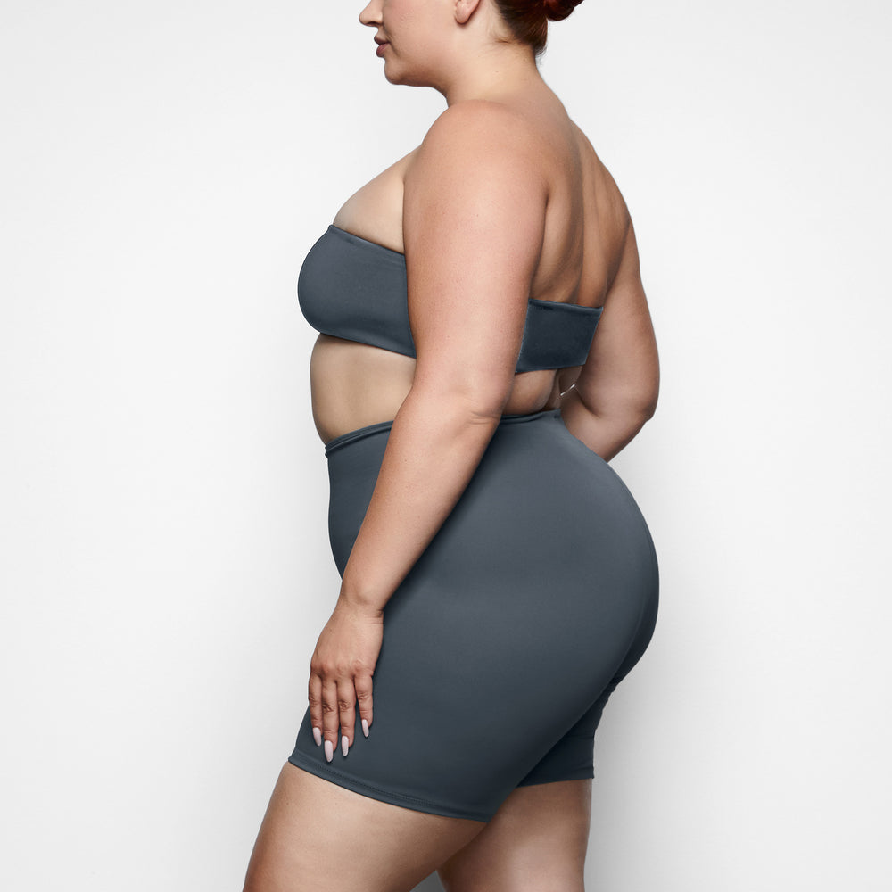 Skims SHAPING SWIM SHORT Cover Ups Tmavo Siva | JHOR-23986