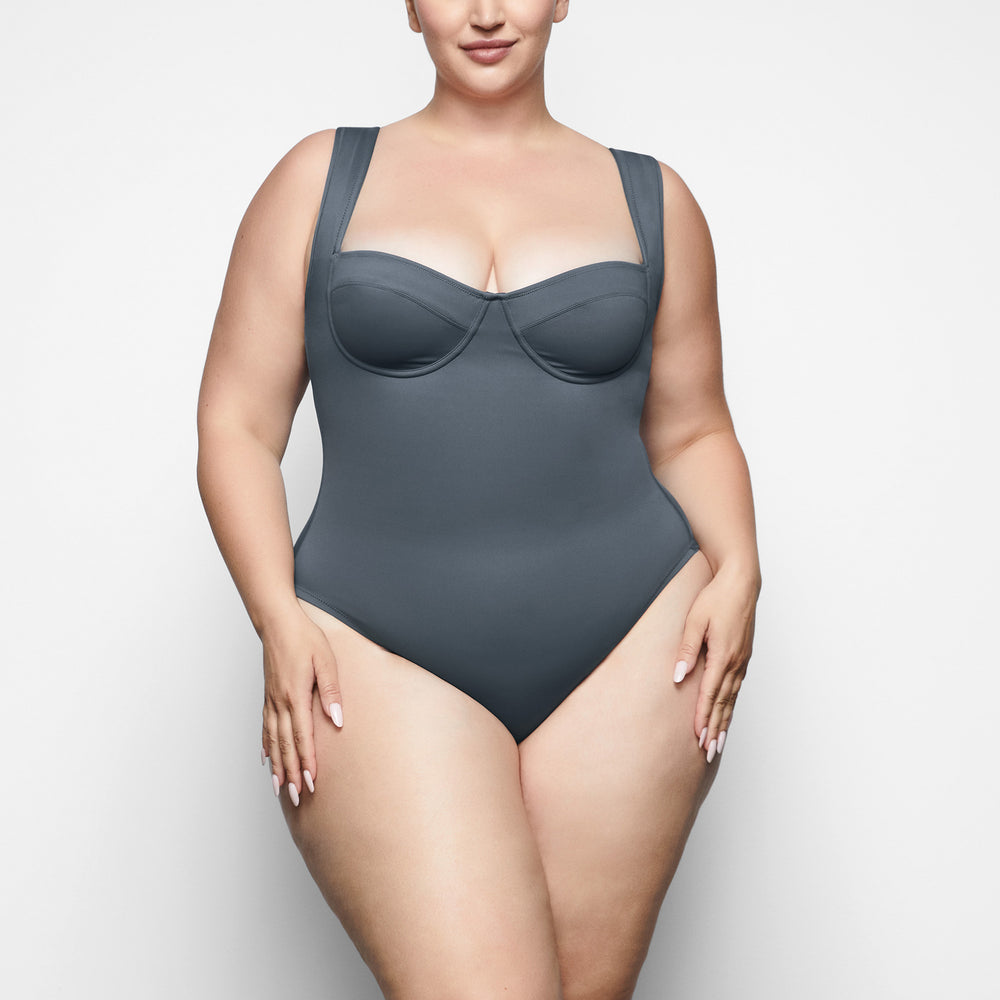 Skims SHAPING SWIM UNDERWIRE One Piece Tmavo Siva | CSZW-48107