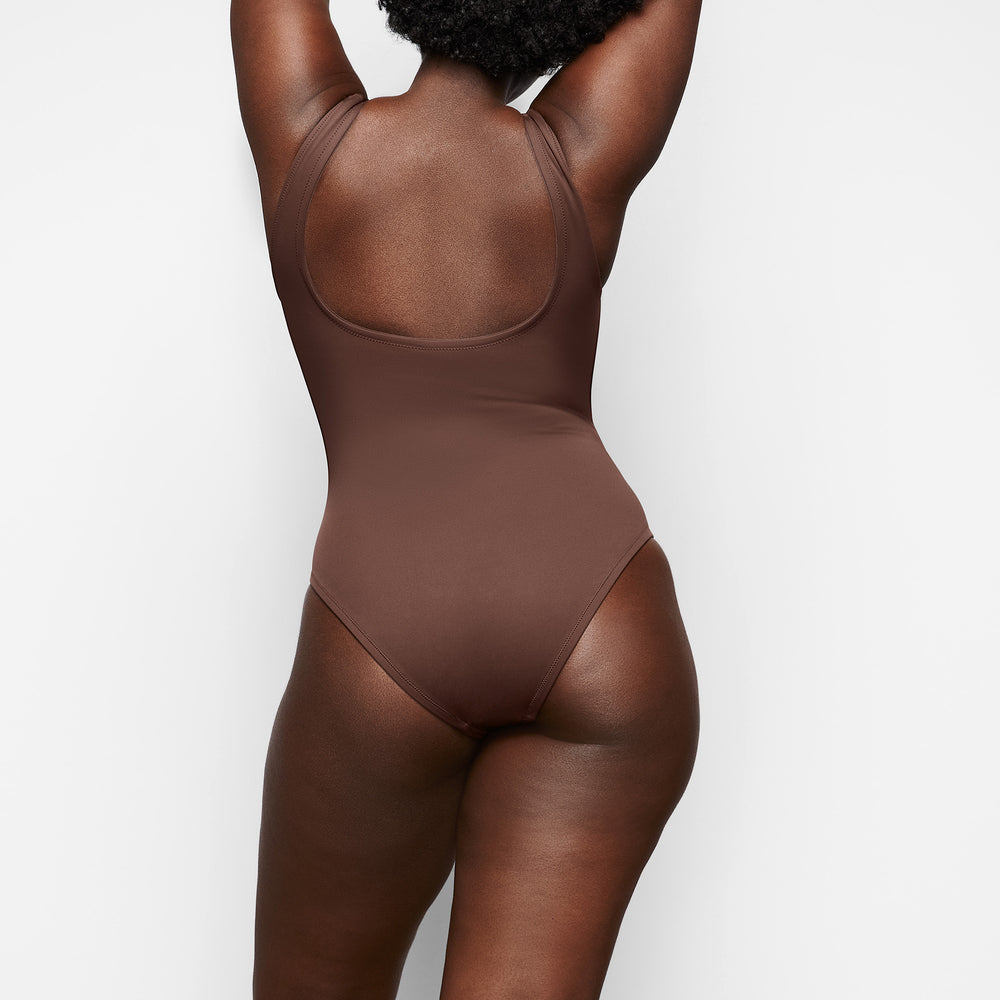 Skims SHAPING SWIM UNDERWIRE One Piece Čokoláda | JQKA-16589