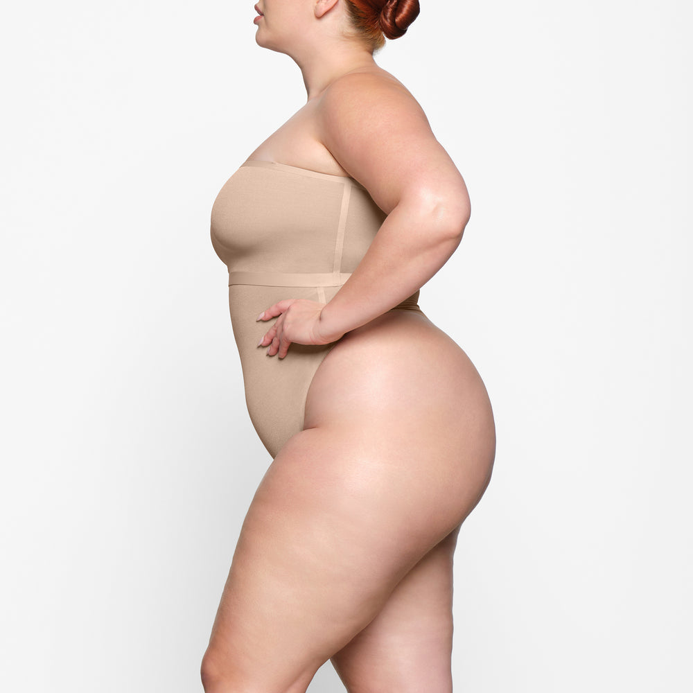 Skims SHEER SCULPT HIGH WAIST Thong Béžové | DNWG-01286