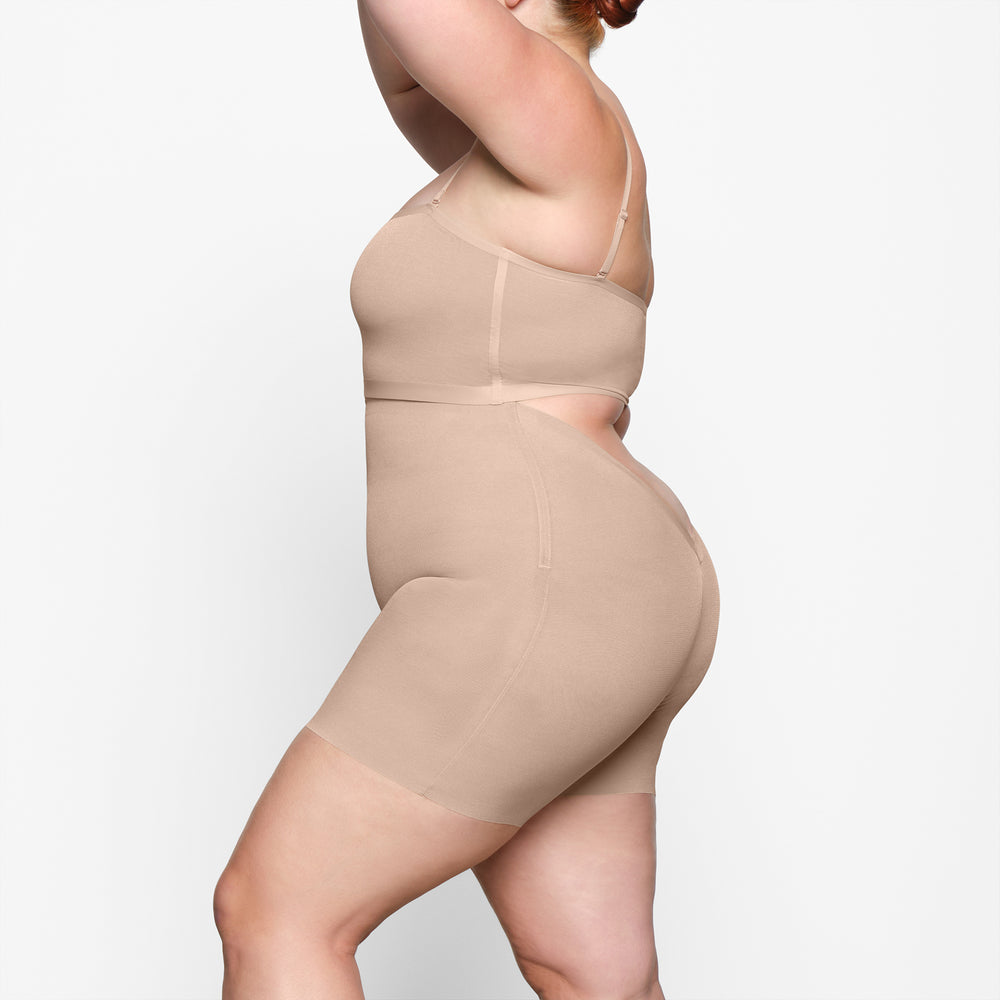 Skims SHEER SCULPT LOW BACK Kratasy Béžové | ENSZ-90724