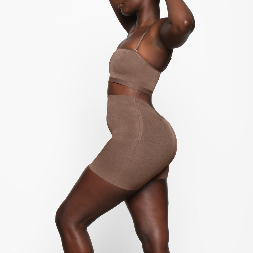 Skims SHEER SCULPT LOW BACK Kratasy Hnede | CDNO-73025