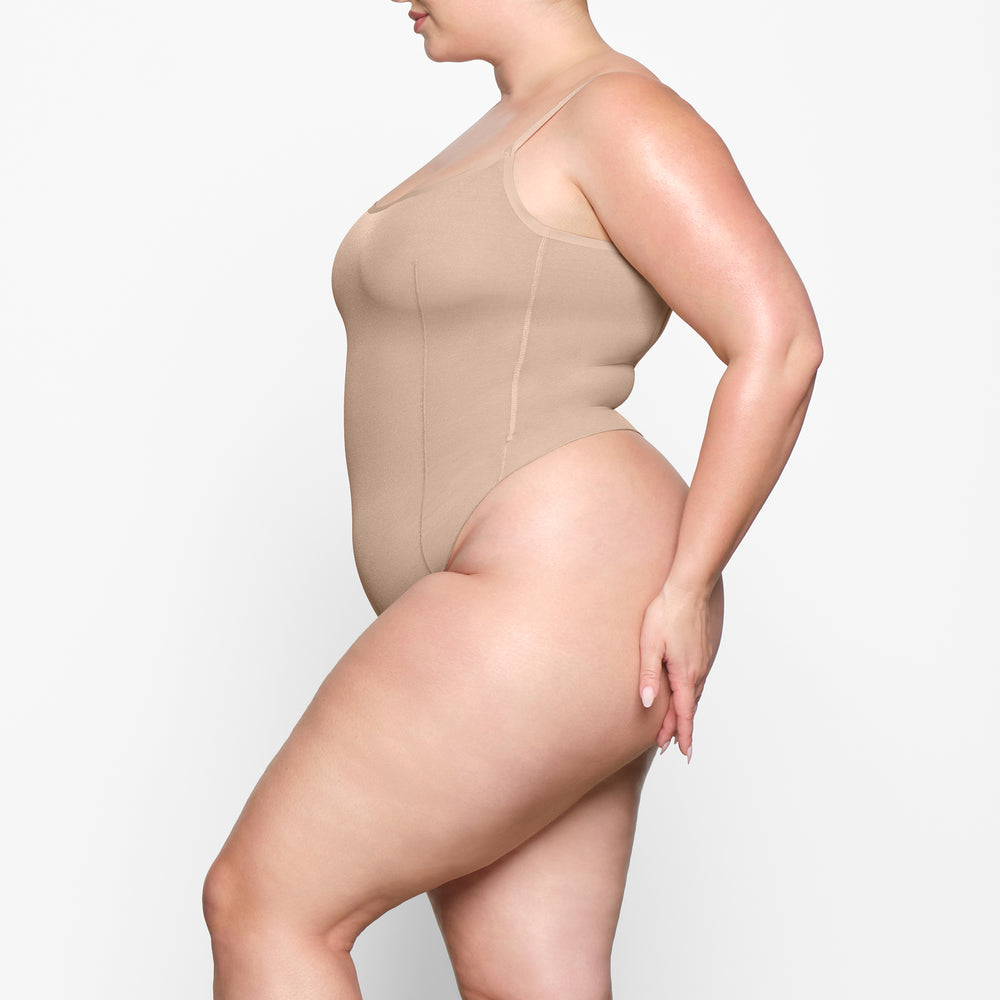 Skims SHEER SCULPT THONG Bodysuit Béžové | REWH-81367
