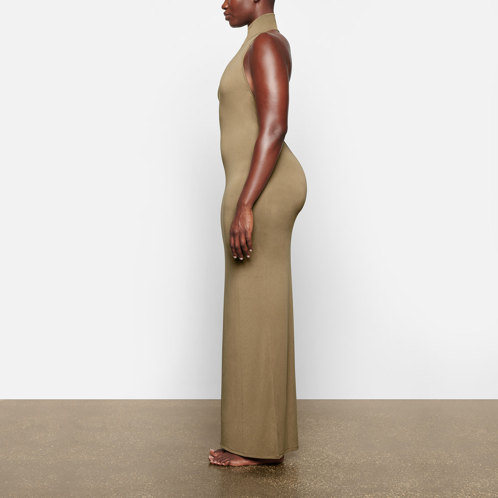 Skims SMOOTH LOUNGE LOW BACK HALTER Dress Hnedožltý | WTCG-35872