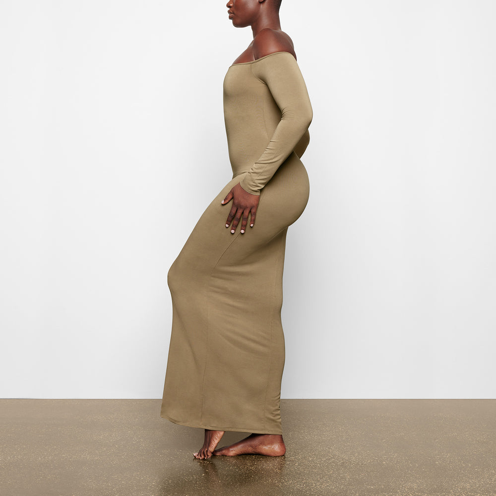 Skims SMOOTH LOUNGE OFF THE SHOULDER Dress Hnedožltý | FWMT-53782