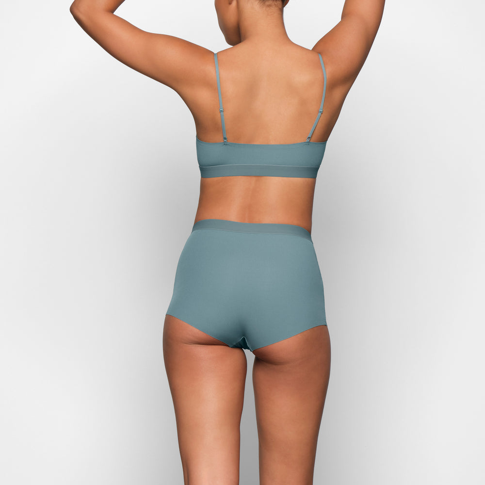 Skims SMOOTH RIB Boy Short Modre | URHI-14357