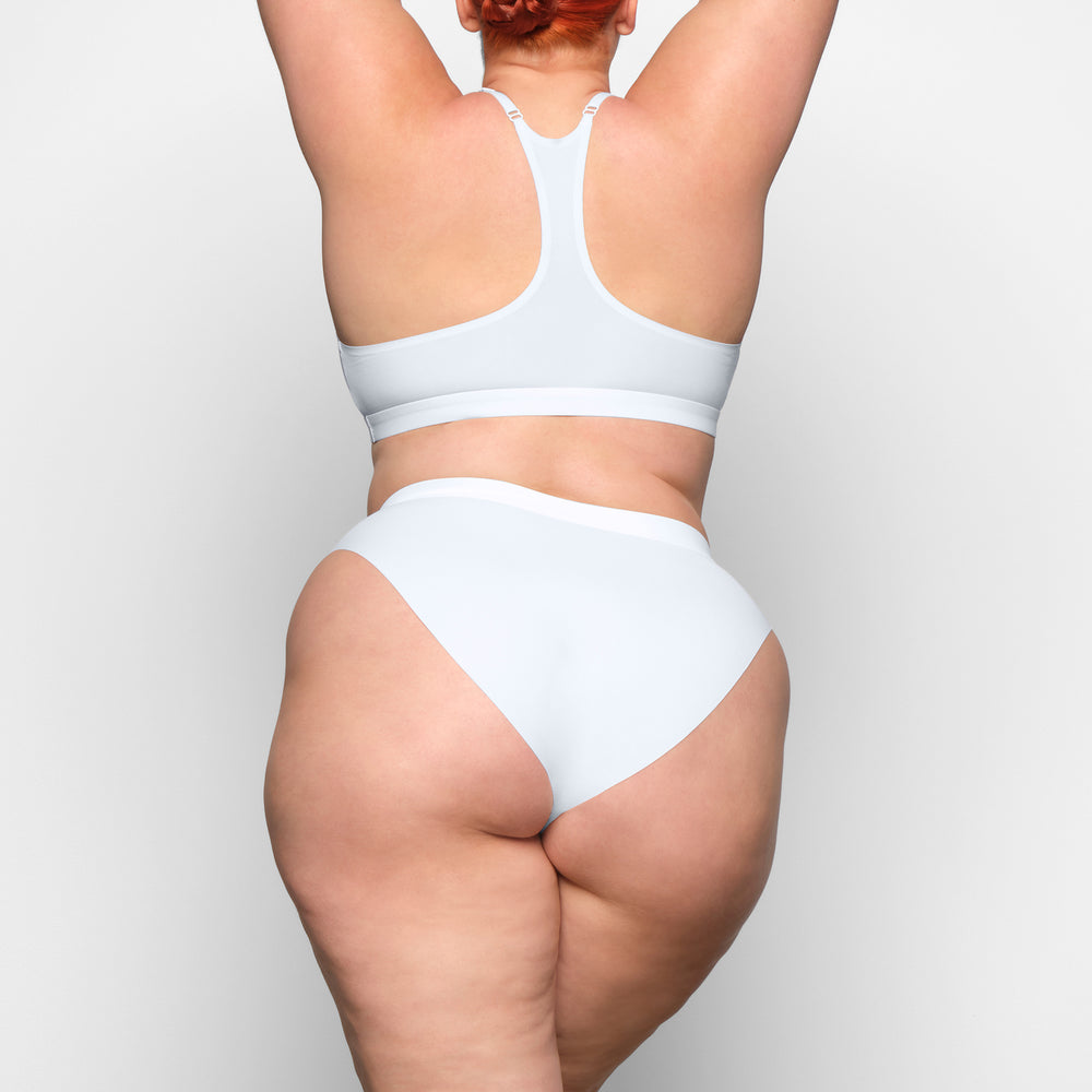 Skims SMOOTH RIB RACERBACK TRIANGLE Bralette Biele | JXBS-17839