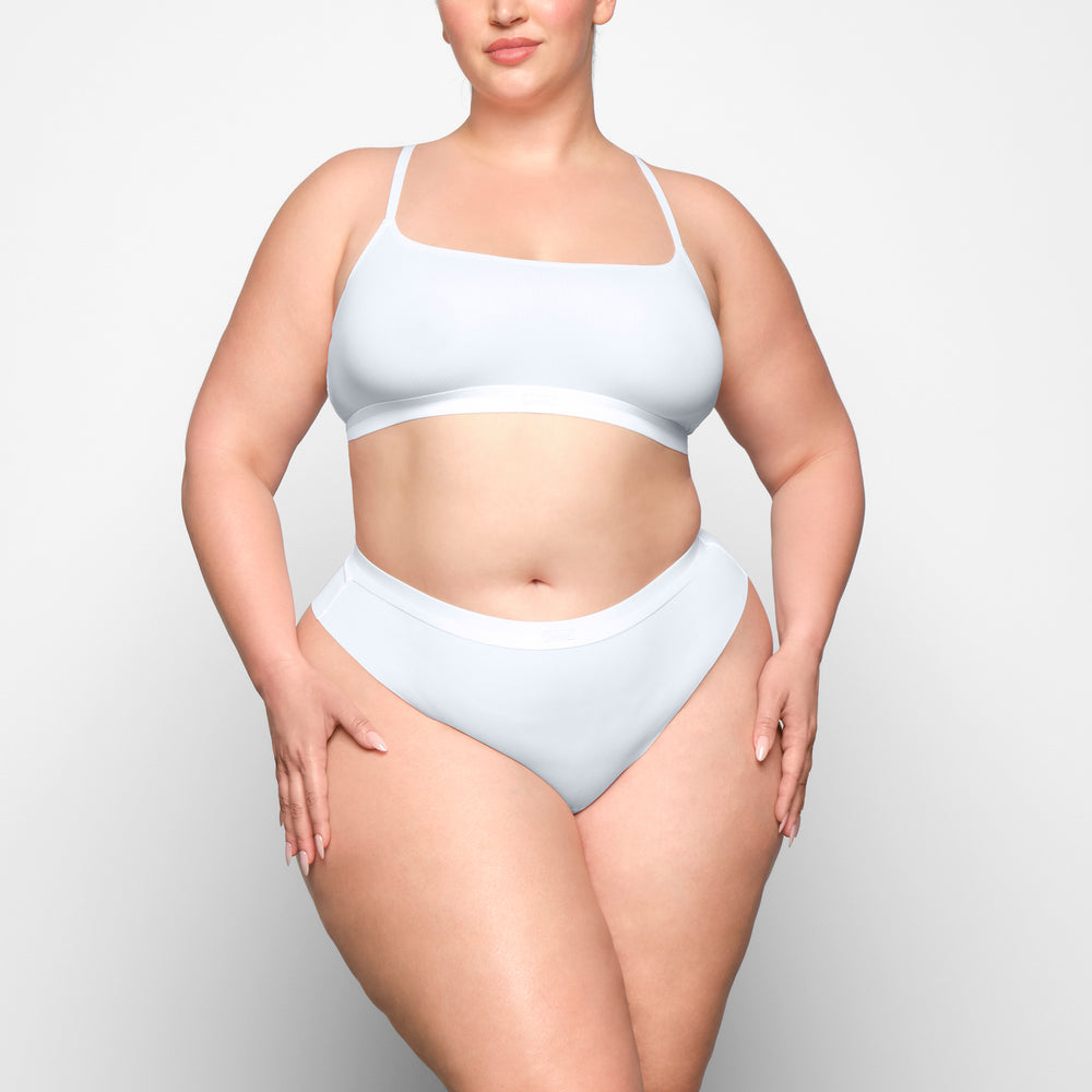 Skims SMOOTH RIB SCOOP NECK Bralette Biele | YZKI-74293
