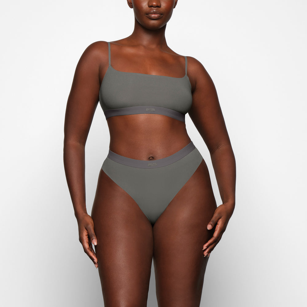 Skims SMOOTH RIB Thong Tmavo Siva | ZKEI-40356