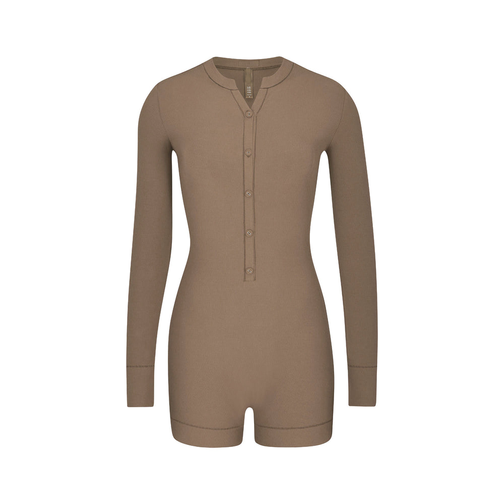 Skims SOFT LOUNGE BUTTON UP HENLEY Onesie Marhule | NVIJ-70619