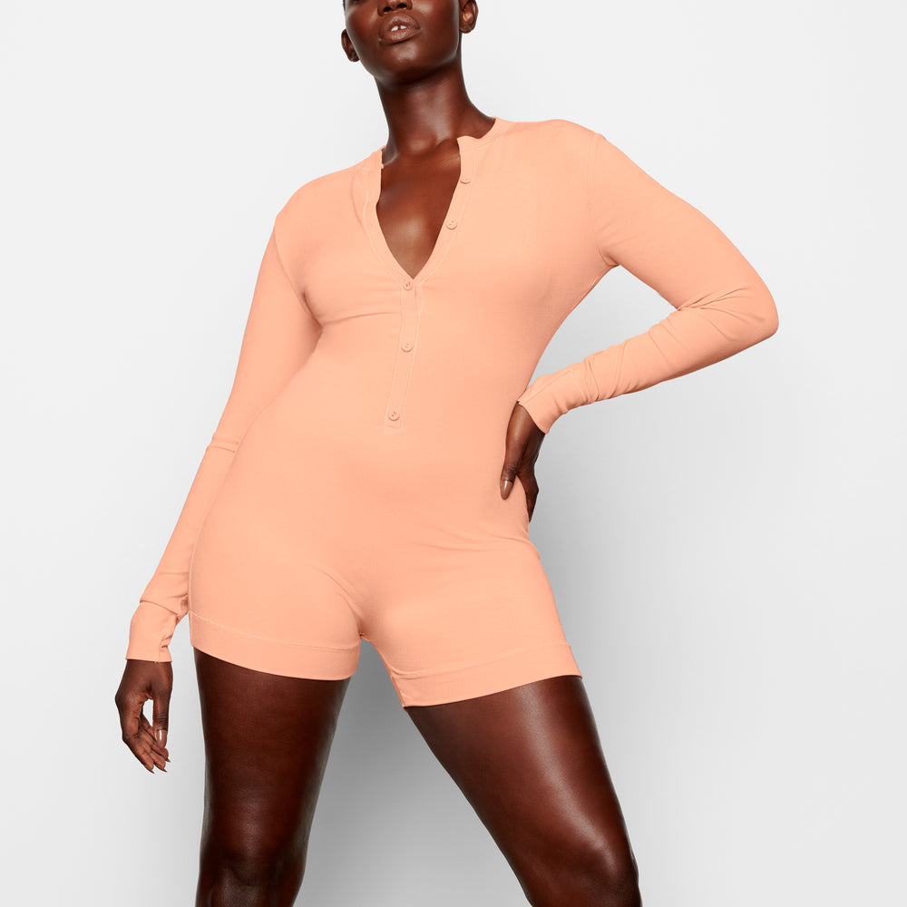 Skims SOFT LOUNGE BUTTON UP HENLEY Onesie Oranžové | WMCE-83102