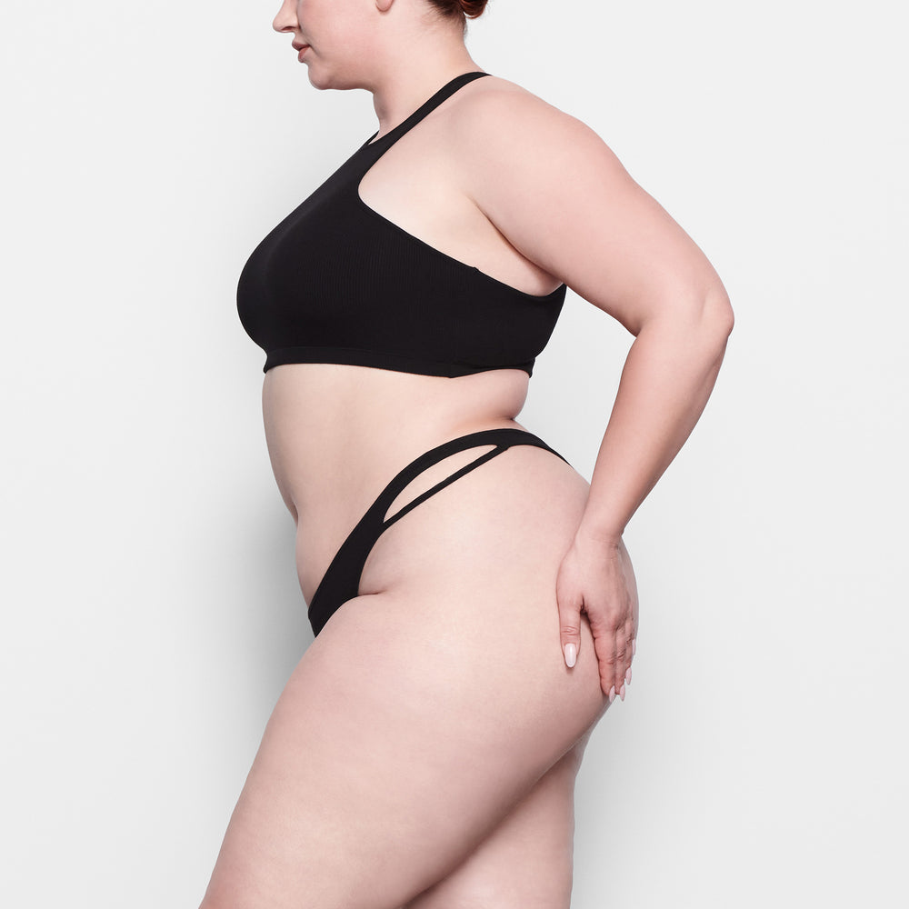 Skims SOFT LOUNGE CUT OUT Thong Čierne | OVPC-50198