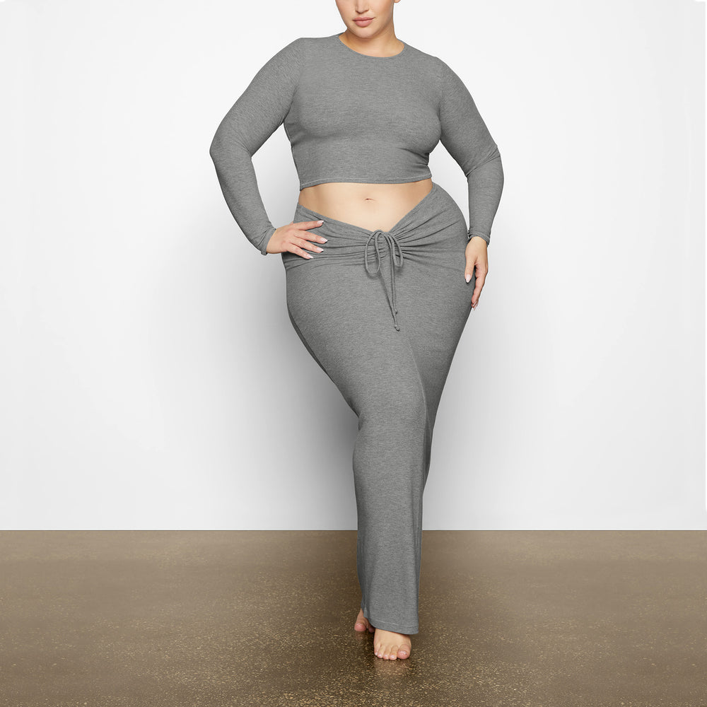 Skims SOFT LOUNGE LONG SLEEVE CROP TOP T-shirt Siva | MDNQ-24387