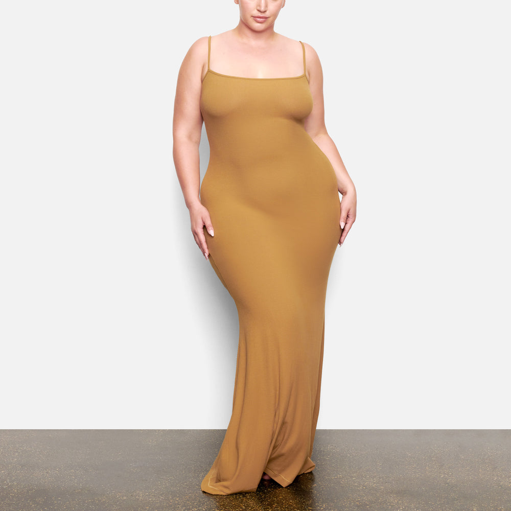 Skims SOFT LOUNGE LONG SLIP Dress Zlate | ETGV-37054