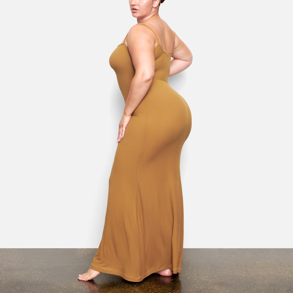 Skims SOFT LOUNGE LONG SLIP Dress Zlate | ETGV-37054