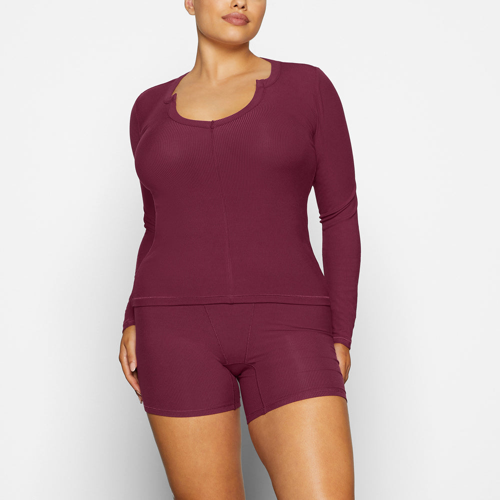 Skims SOFT LOUNGE SPLIT NECK LONG SLEEVE T-shirt Nachový | RVFW-74563
