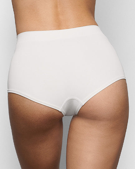 Skims SOFT SMOOTHING Boy Short Biele | QHRS-62407