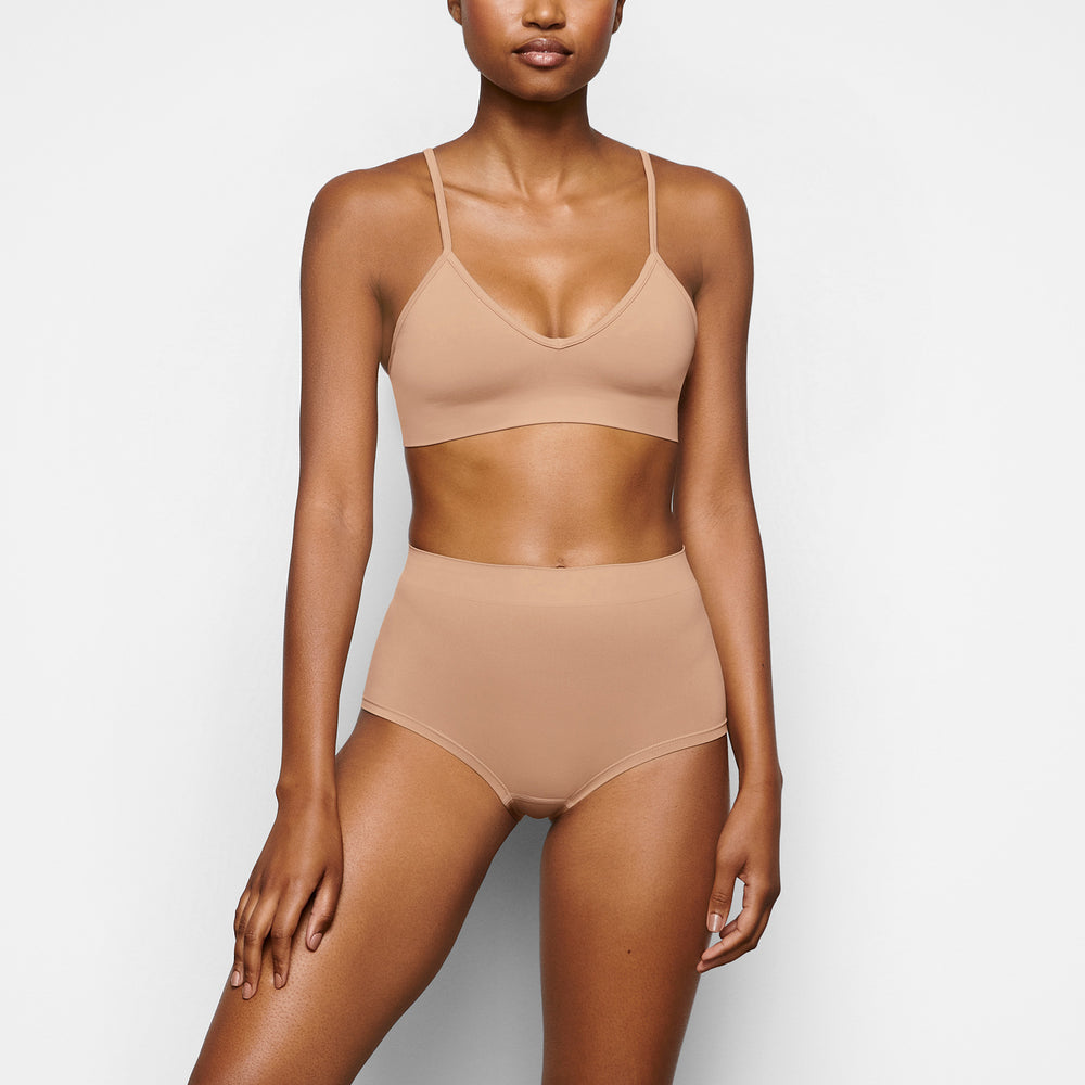Skims SOFT SMOOTHING Boy Short Béžové | BIRG-71605
