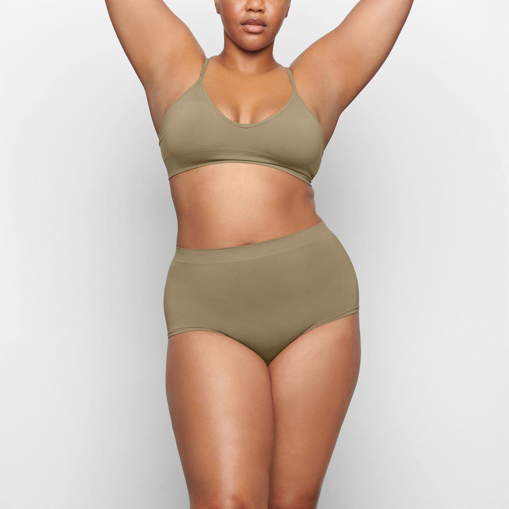 Skims SOFT SMOOTHING Boy Short Zelene | TMVB-81749