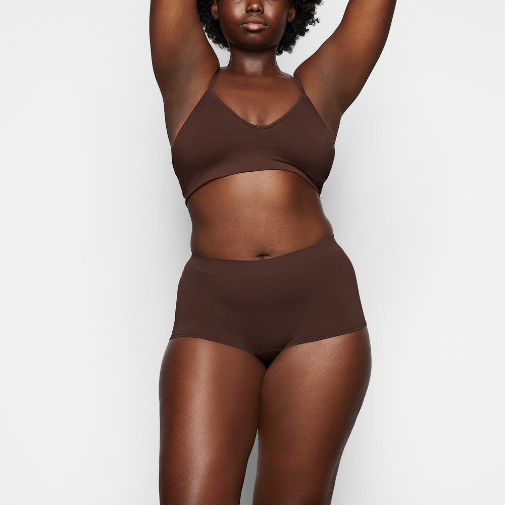 Skims SOFT SMOOTHING Boy Short Čokoláda | NXFD-16583