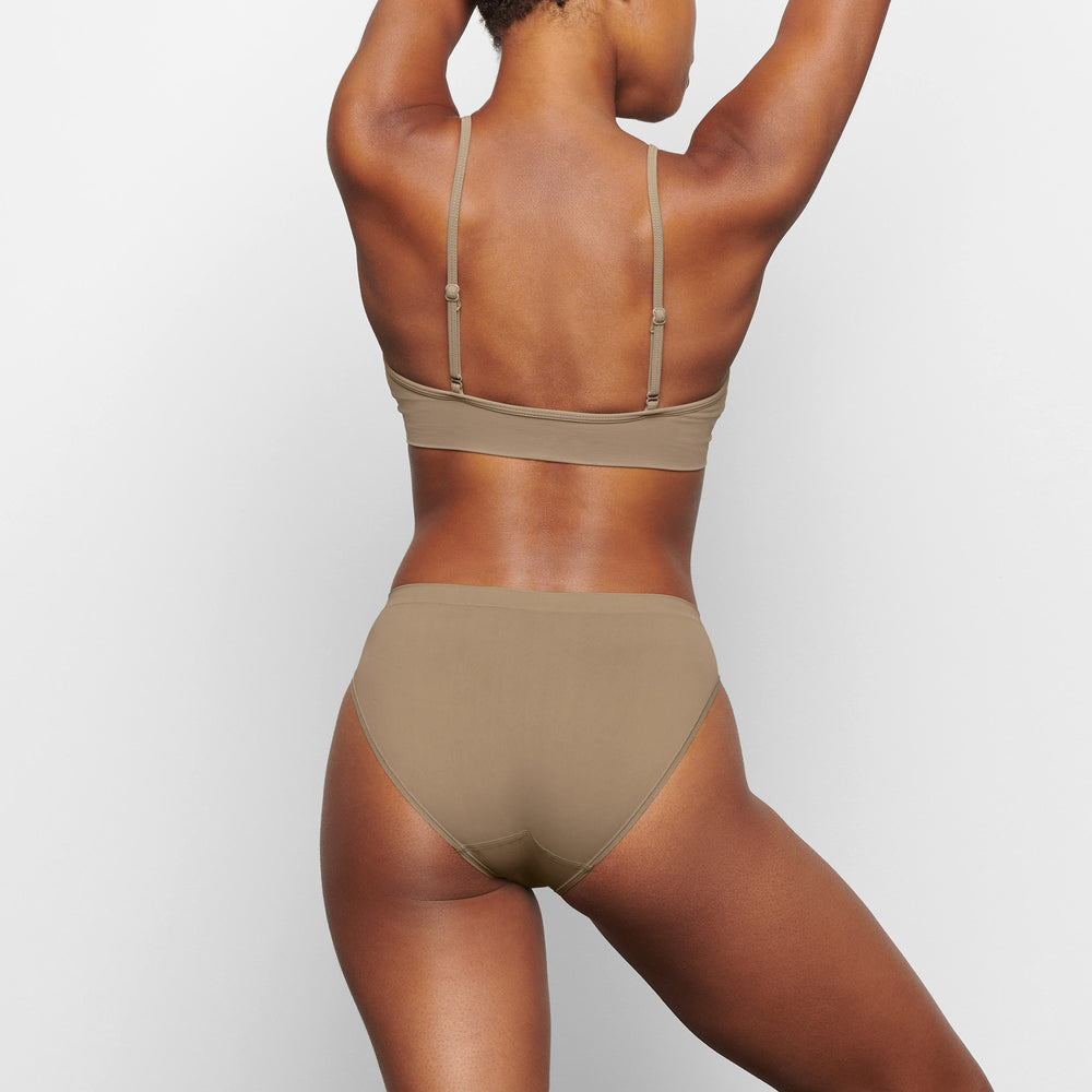 Skims SOFT SMOOTHING Brief Marhule | QBPM-50318