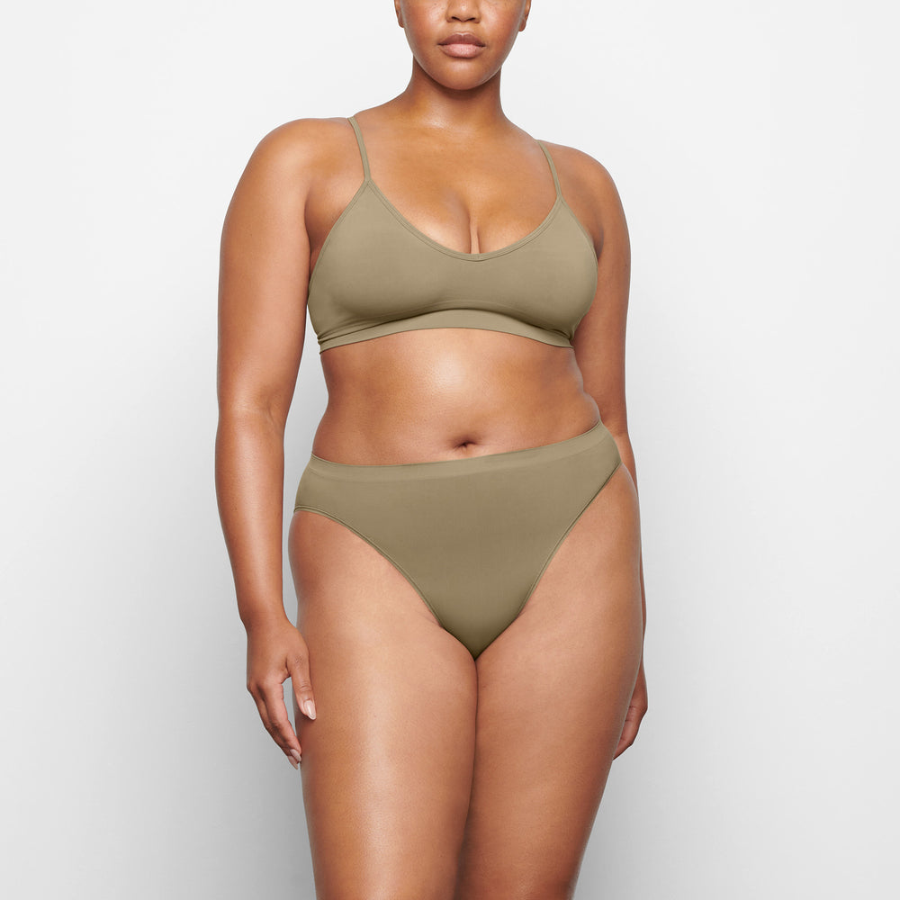 Skims SOFT SMOOTHING Brief Zelene | EFWT-79802
