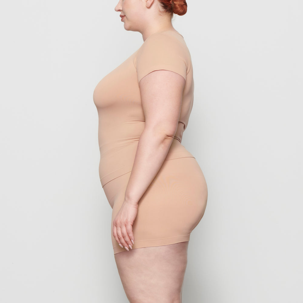Skims SOFT SMOOTHING T-shirt Béžové | CYNJ-56729